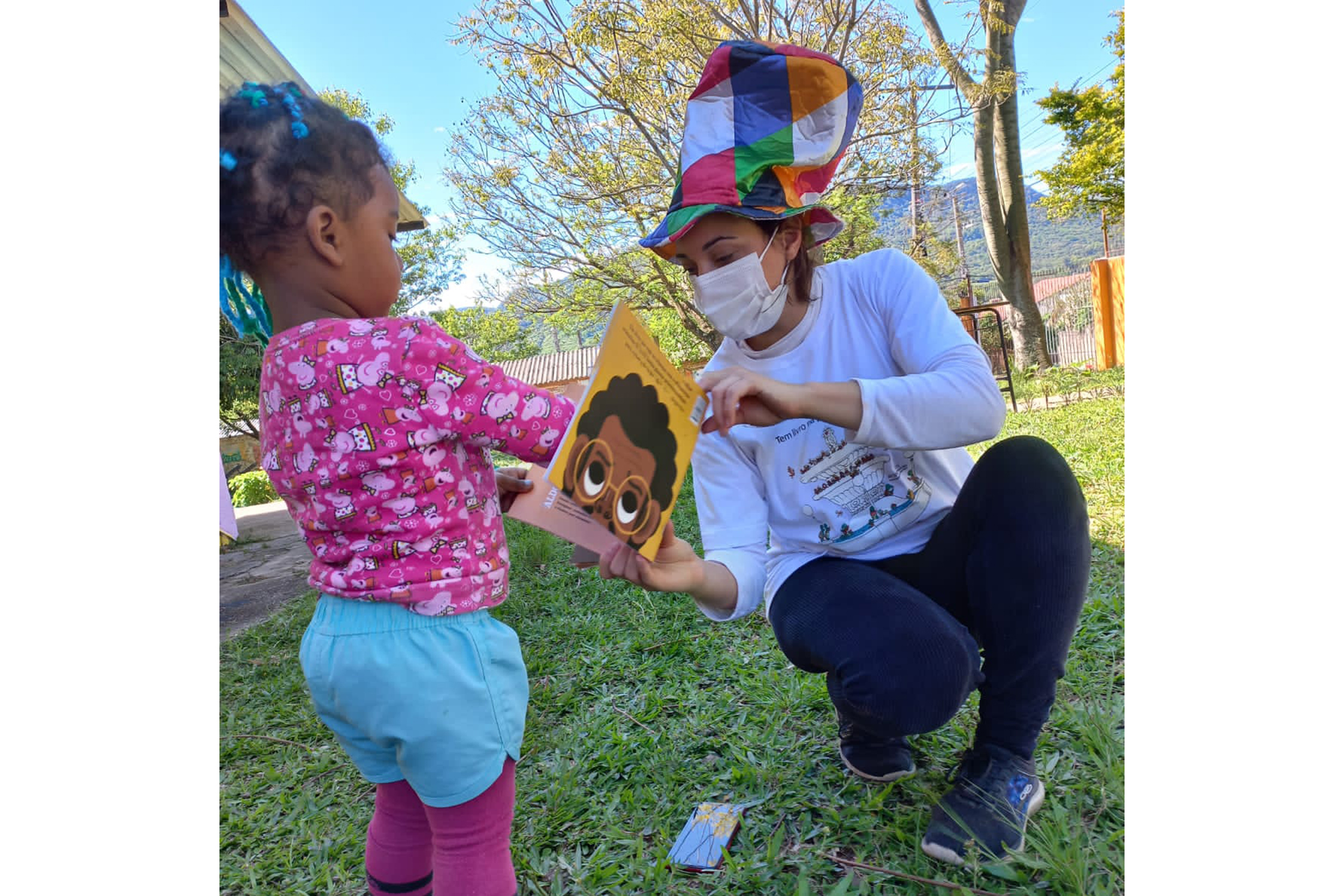 Contação de Histórias - 48º Feira do Livro de Santa Maria.