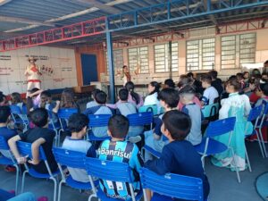 Memórias de Céu e Terra realiza apresentações em escolas públicas de Santa Maria